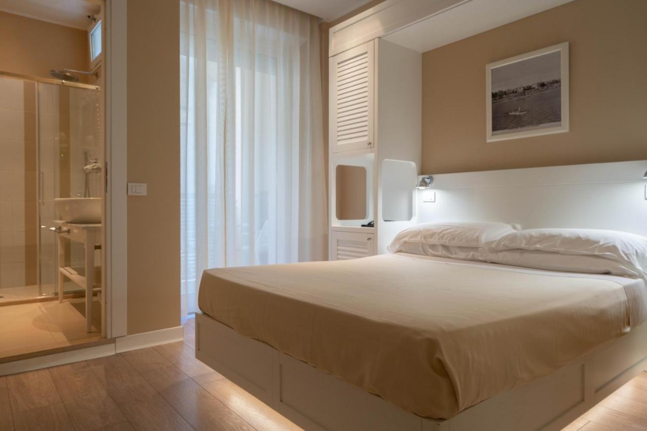 Hotel Bristol Cattolica Exterior foto