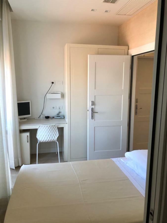 Hotel Bristol Cattolica Exterior foto